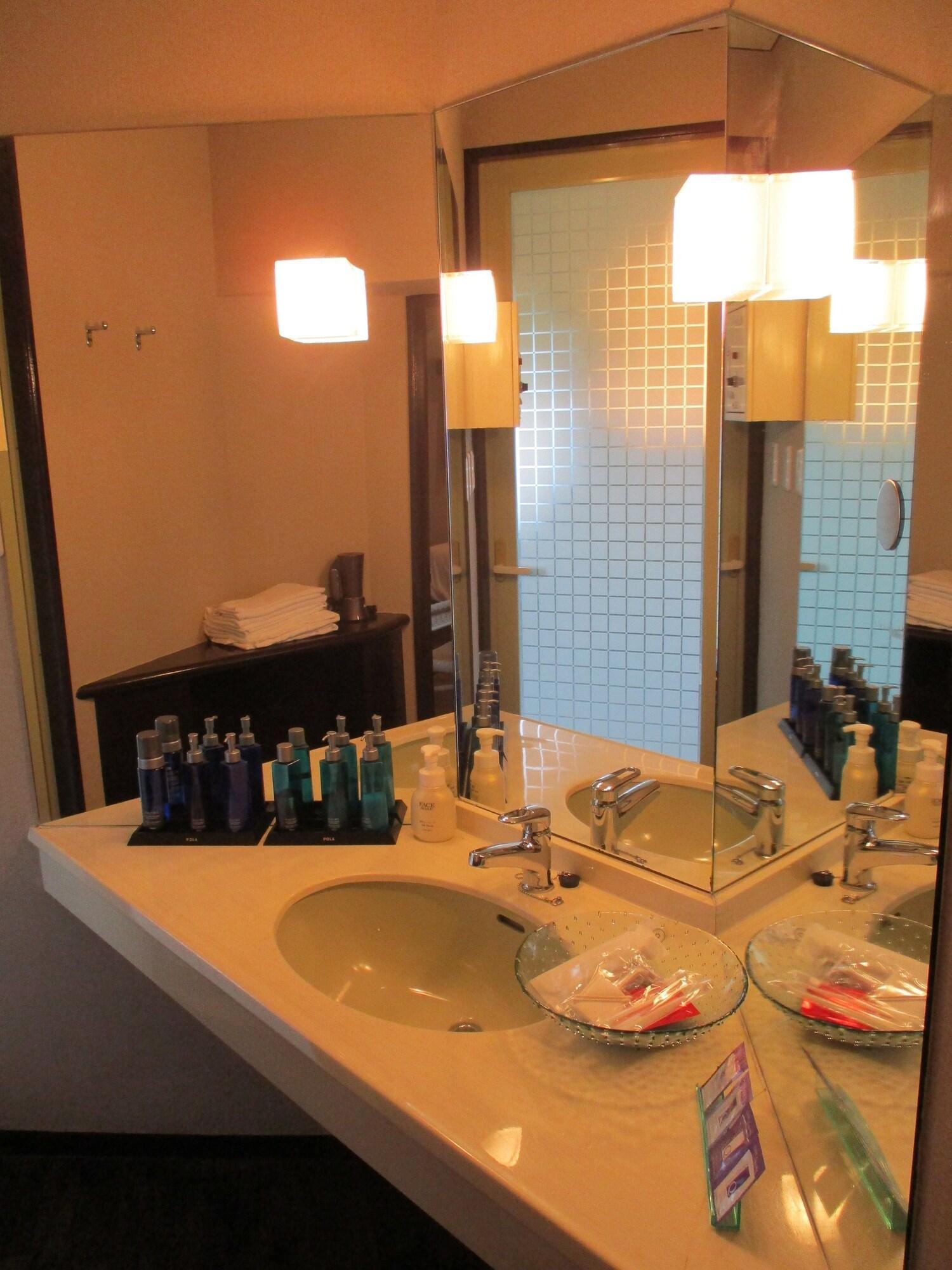 Rycom Crystal Hotel Okinawa Екстер'єр фото