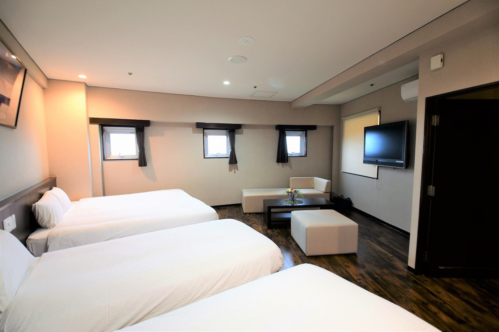 Rycom Crystal Hotel Okinawa Екстер'єр фото