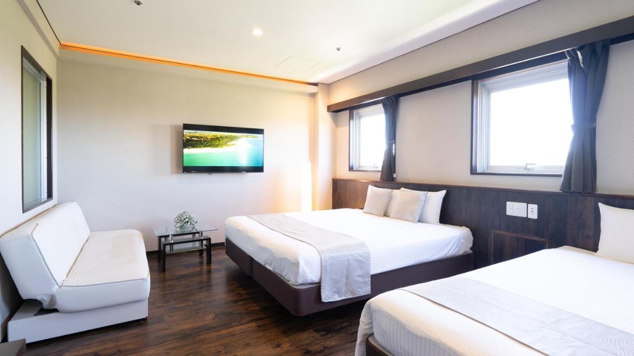 Rycom Crystal Hotel Okinawa Екстер'єр фото